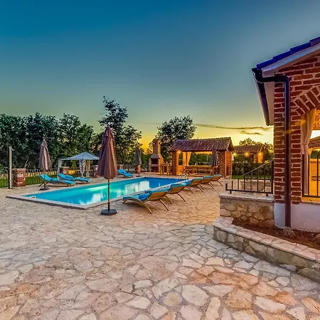 Happy Villa