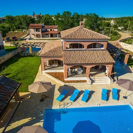 Happy Villa