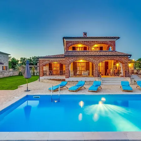 Happy Villa